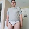 Chico joven busca chico para ballbusting